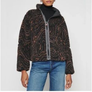 Patagonia lunar dusk jacket in oak waves/ink